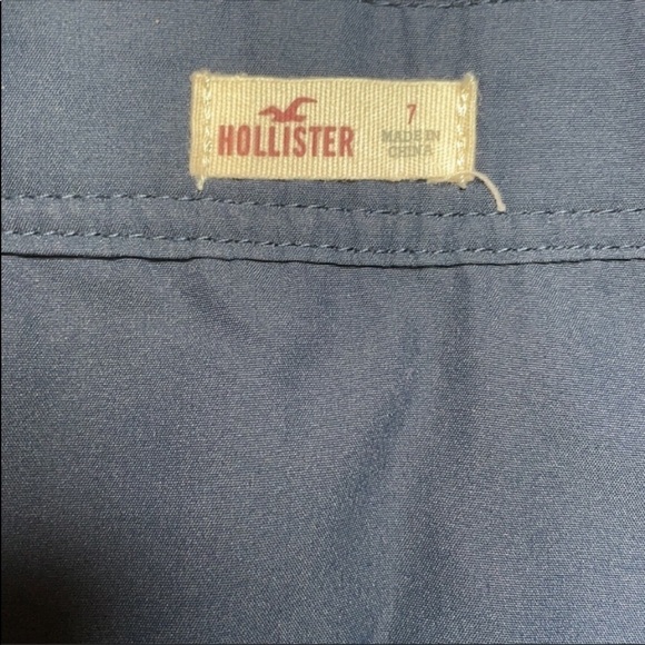 HOLLISTER BLUE BUTTON DOWN SUEDE MINI SKIRT
Size 7 Y2k 90s - Picture 5 of 8